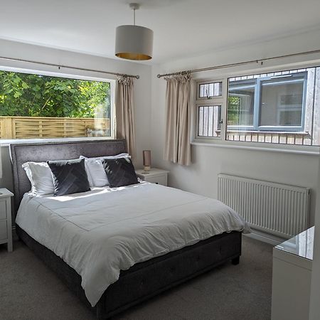Peaceful Glastonbury Bungalow - Ideally Located Kültér fotó